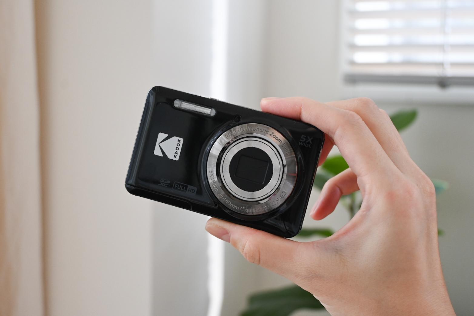 毎日持ち歩けるコンパクトカメラ。KODAKのおかげで何気ない瞬間がエモ