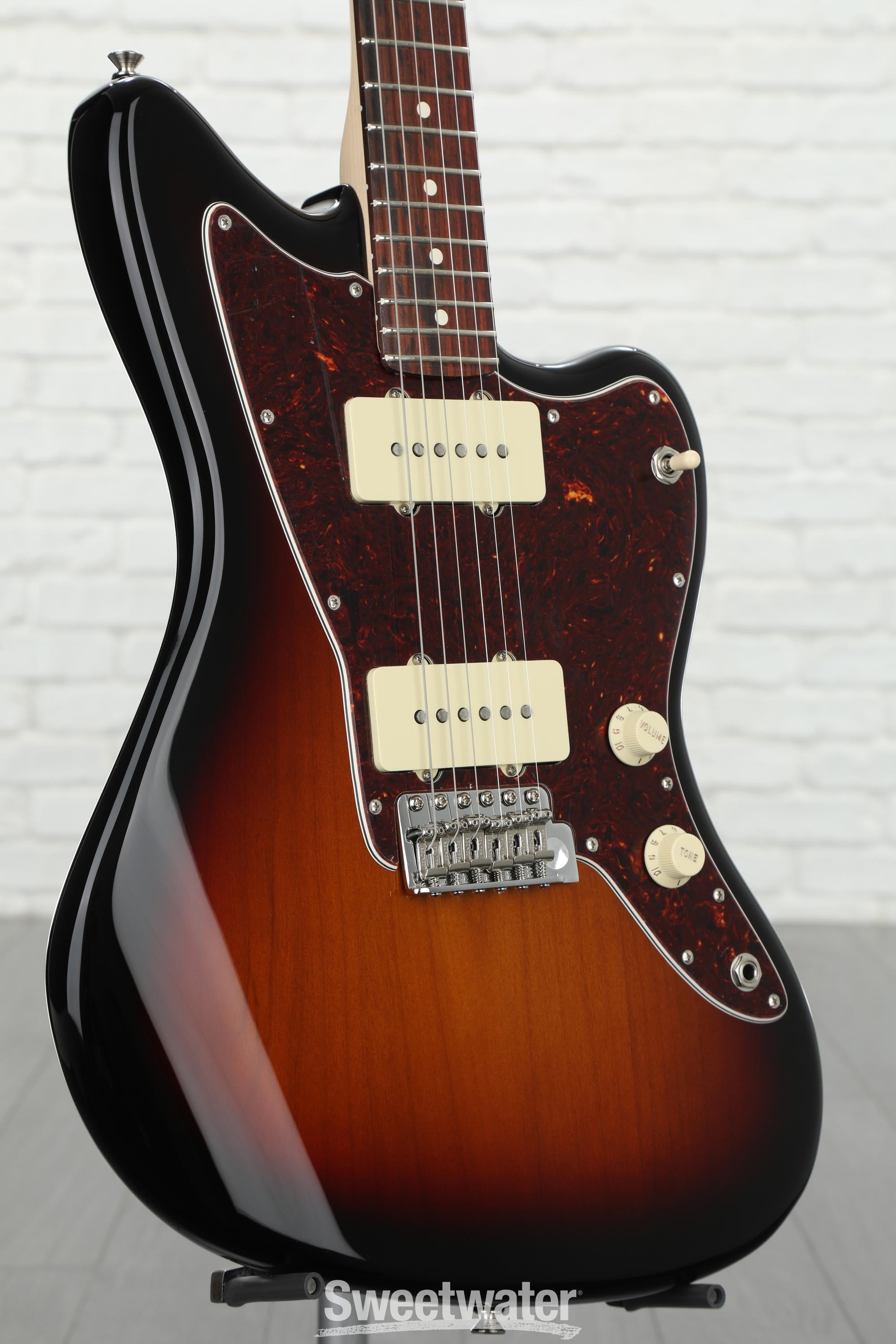 Fender American Performer Jazzmaster - 3-Tone Sunburst with
