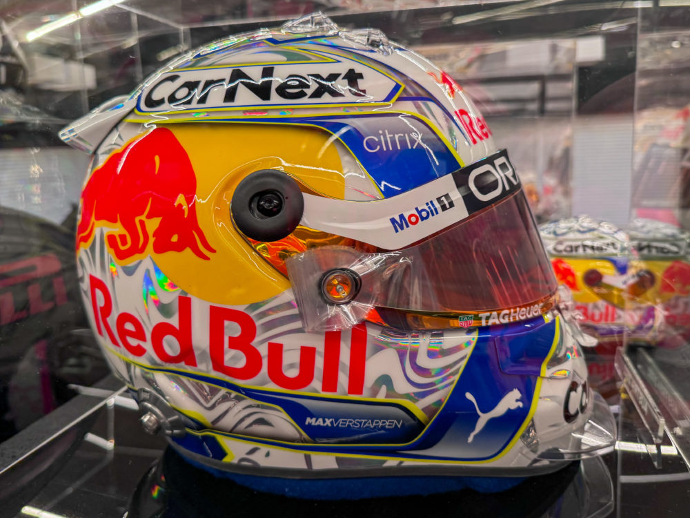 SCHUBERTH PERFORMANCE イタリア 4輪 F1 シューベルヘルメット製作