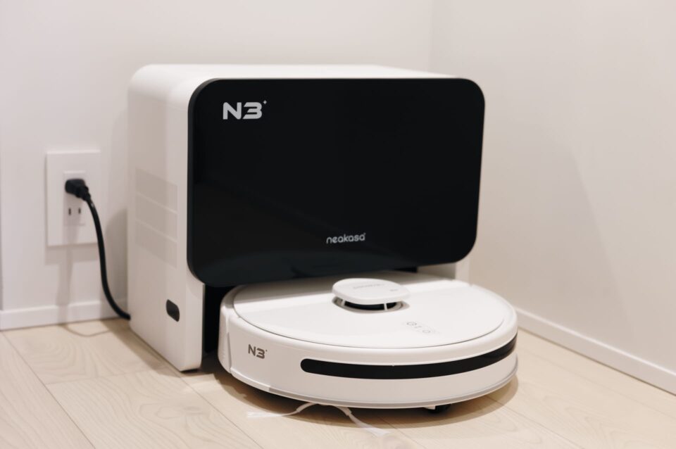 掃除と水拭きが同時にでき、強力な吸引力を誇るロボット掃除機