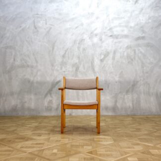 Ivan Schlechter Foot Stool - MOTO FURNITURE 北欧家具 ウェグナー