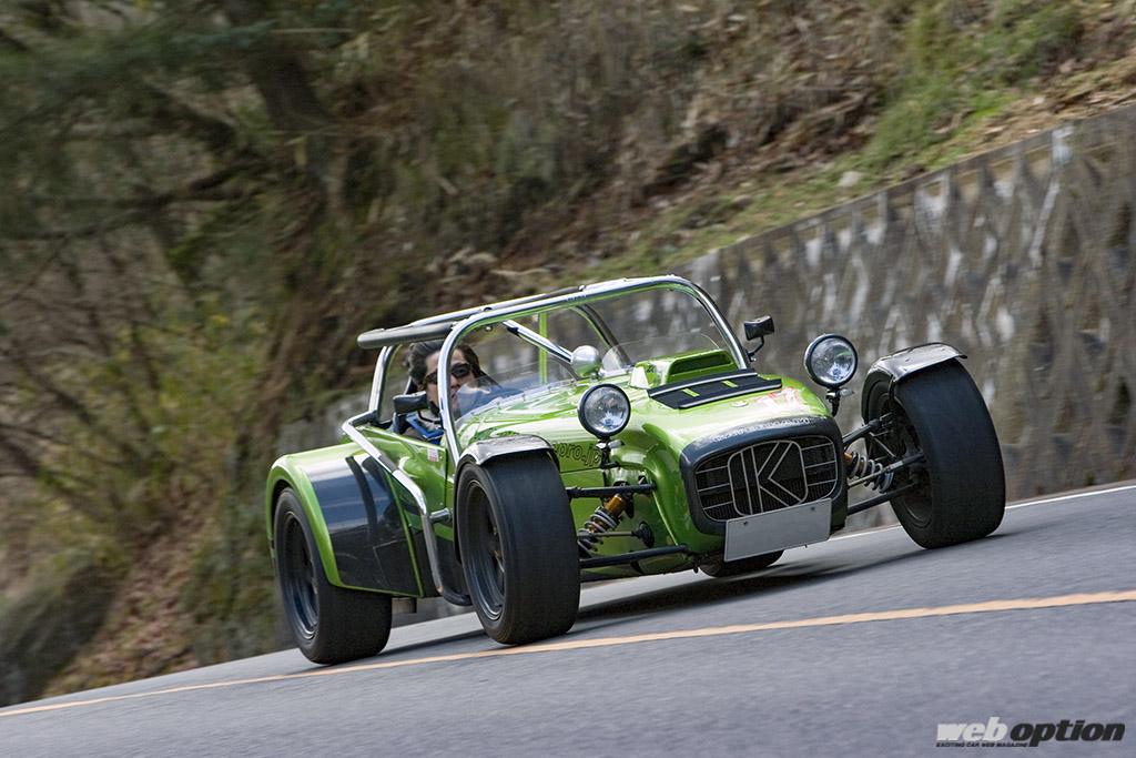 スーパーセブンにカワサキ魂を注入!?」ZX-12Rエンジンで実現した驚異の