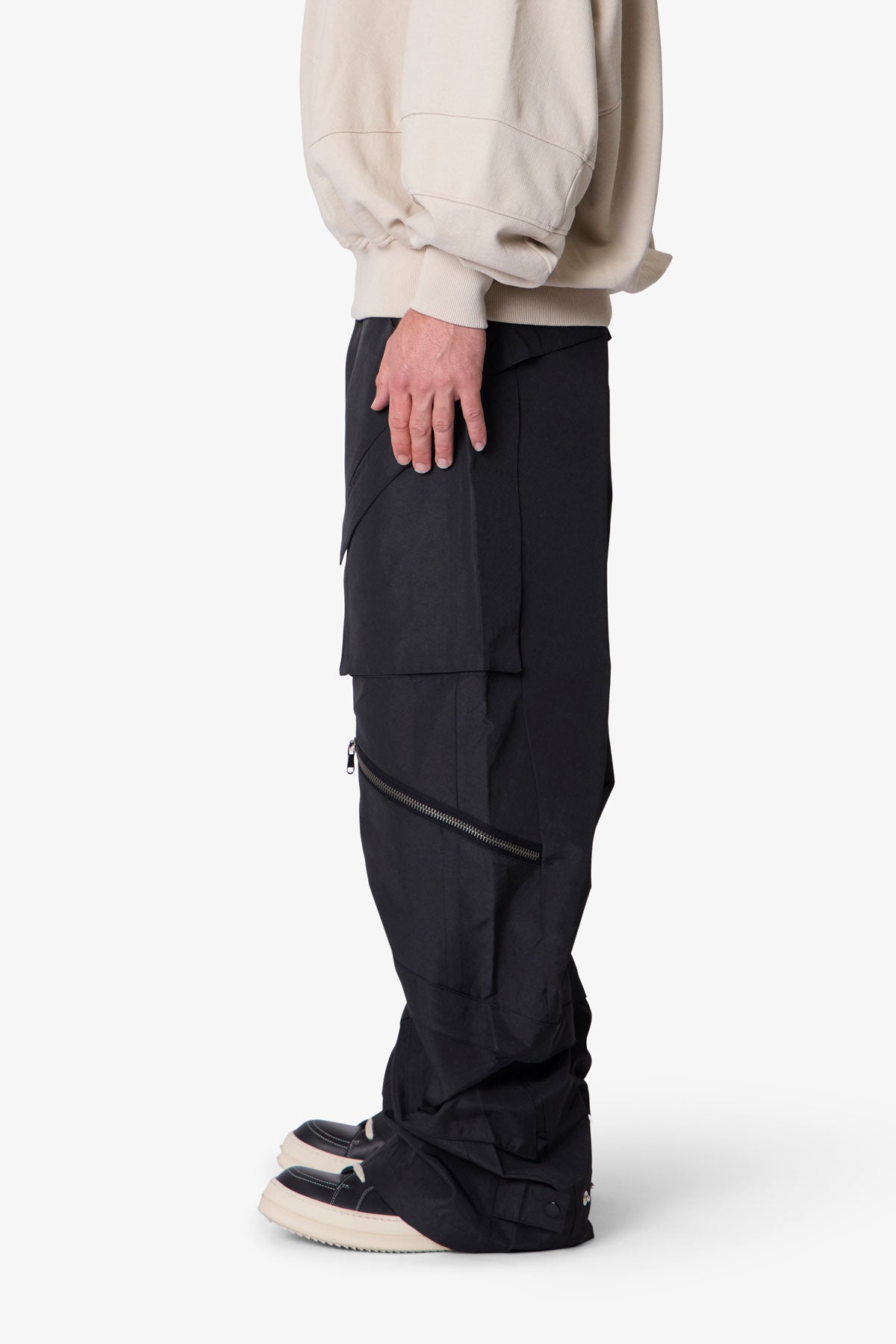 Cross Zip Cargo Pants - Black | mnml | shop now