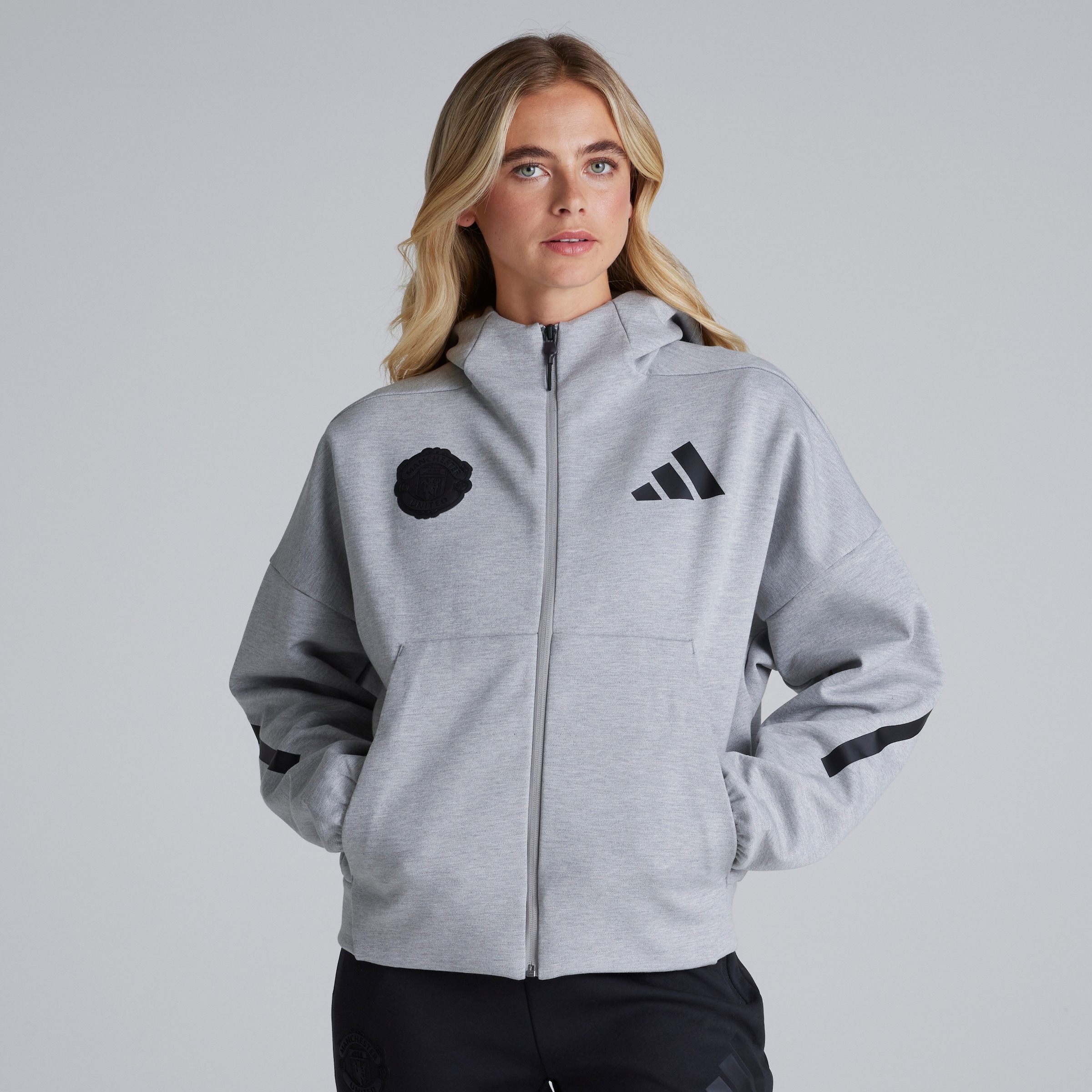 Compra Manchester United x adidas Womens Z.N.E. Full Zip Hoodie