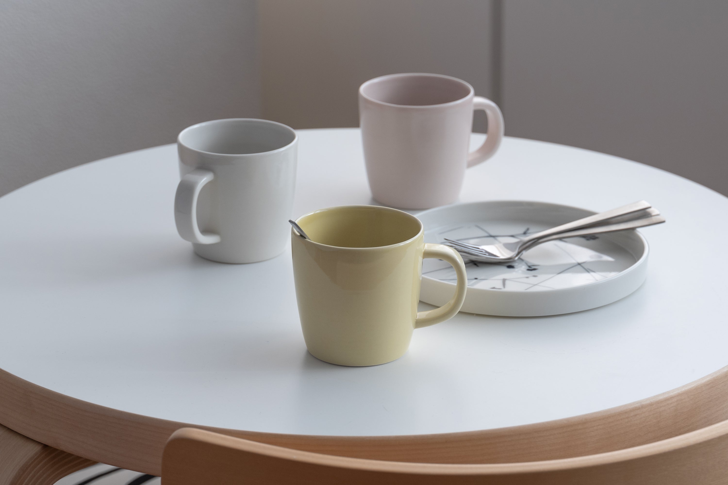 MUKI マグカップ YELLOW | 石本藤雄デザインの食器、雑貨の通販