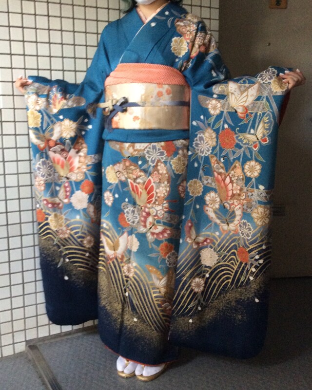 ドレス21の振袖 /青色/黒色/古典/蝶柄/ 蝶々&清流柄 | My振袖