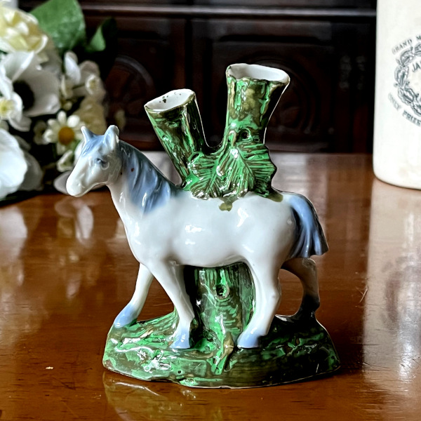 イギリス 陶器製 馬置物 636 オブジェ フィギュリン 馬雑貨 (約 高さ