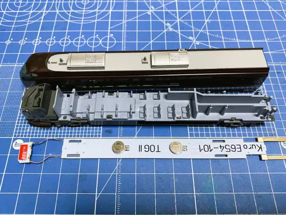 E655系なごみ(和)と特別車両を弄る。 蓄電式室内灯取付（DNESHA.me製品