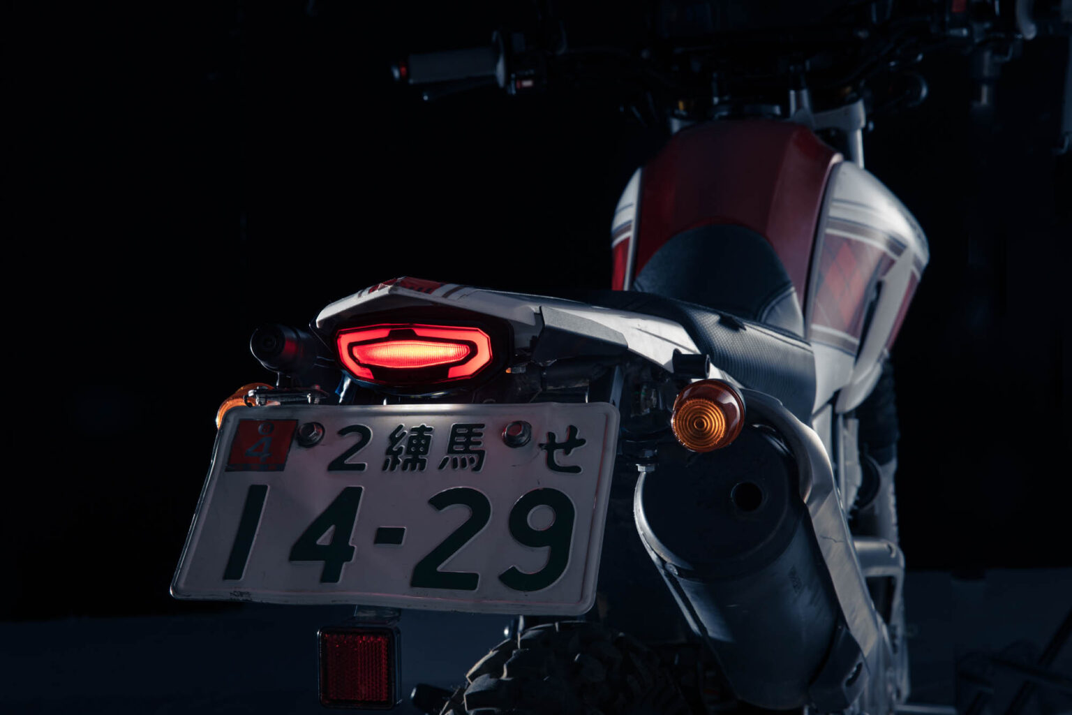 2020年代のダートバイクカスタムの定番となる!? ZETA Racing LED