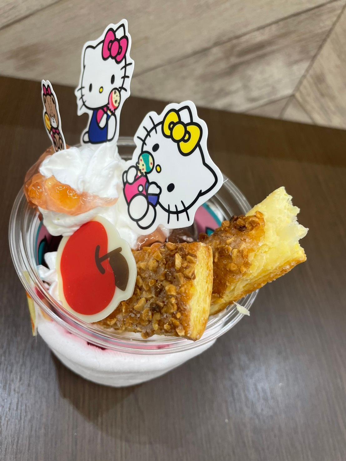 サーティワン×ハローキティ】可愛すぎて食べられない！「アップルパイ