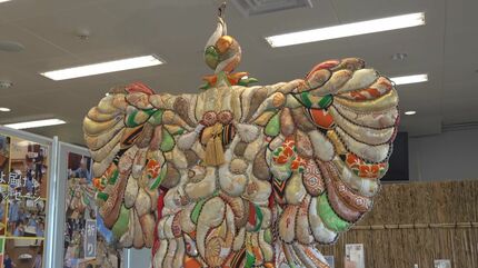 被災した着物”に新たな命を 復興への祈りを込めた高さ3メートルの