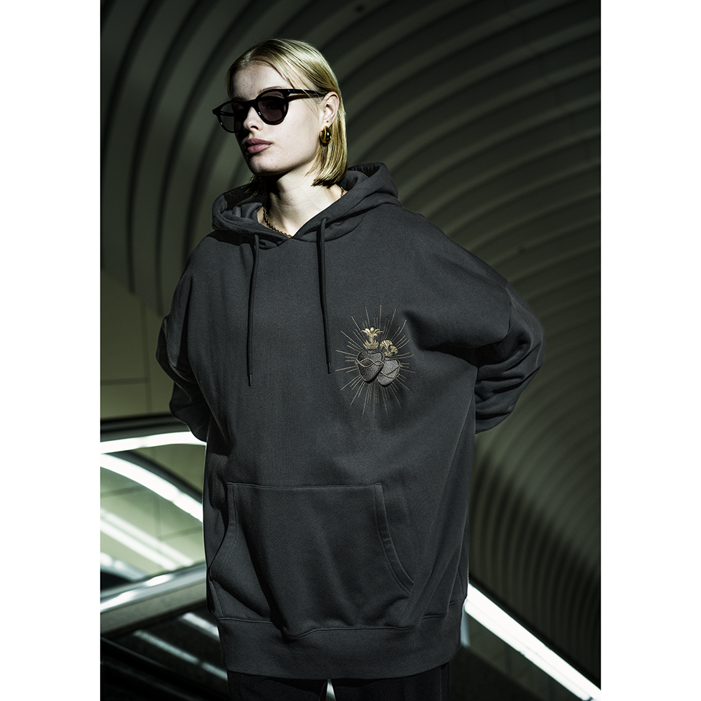 EMBROIDERY HEART HOODIE / CHARCOAL | NIL DUE / NIL UN TOKYO