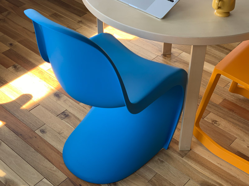 vitra（ヴィトラ）パントンチェアの魅力 | vanilla mag（バニラマグ）