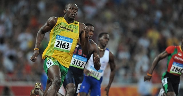 ウサイン・ボルト、世紀のよそ見。北京五輪決勝レース秘蔵の連続写真