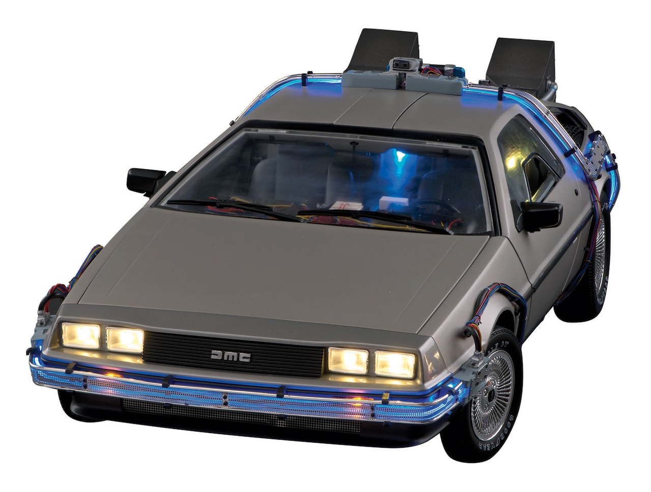バック・トゥ・ザ・フューチャー」1/8スケールのデロリアンが作れる