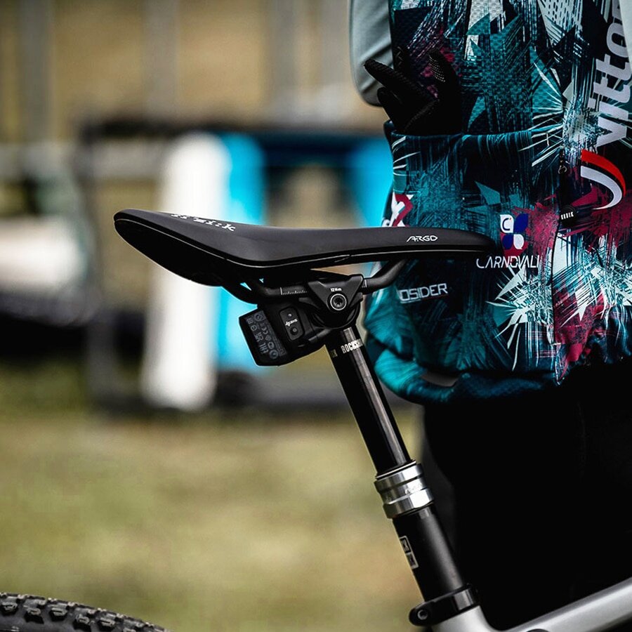 fi'zi:k ( フィジーク ) サドル ARGO VENTO X5 S-ALLOYレール 150MM