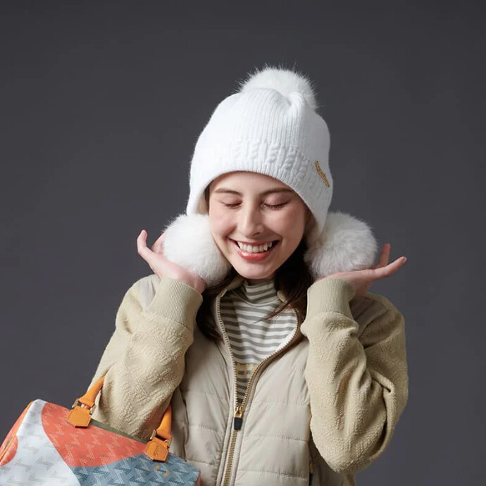 Resurrectionから入荷した今シーズンの目玉アイテム！ 3つのポンポンが