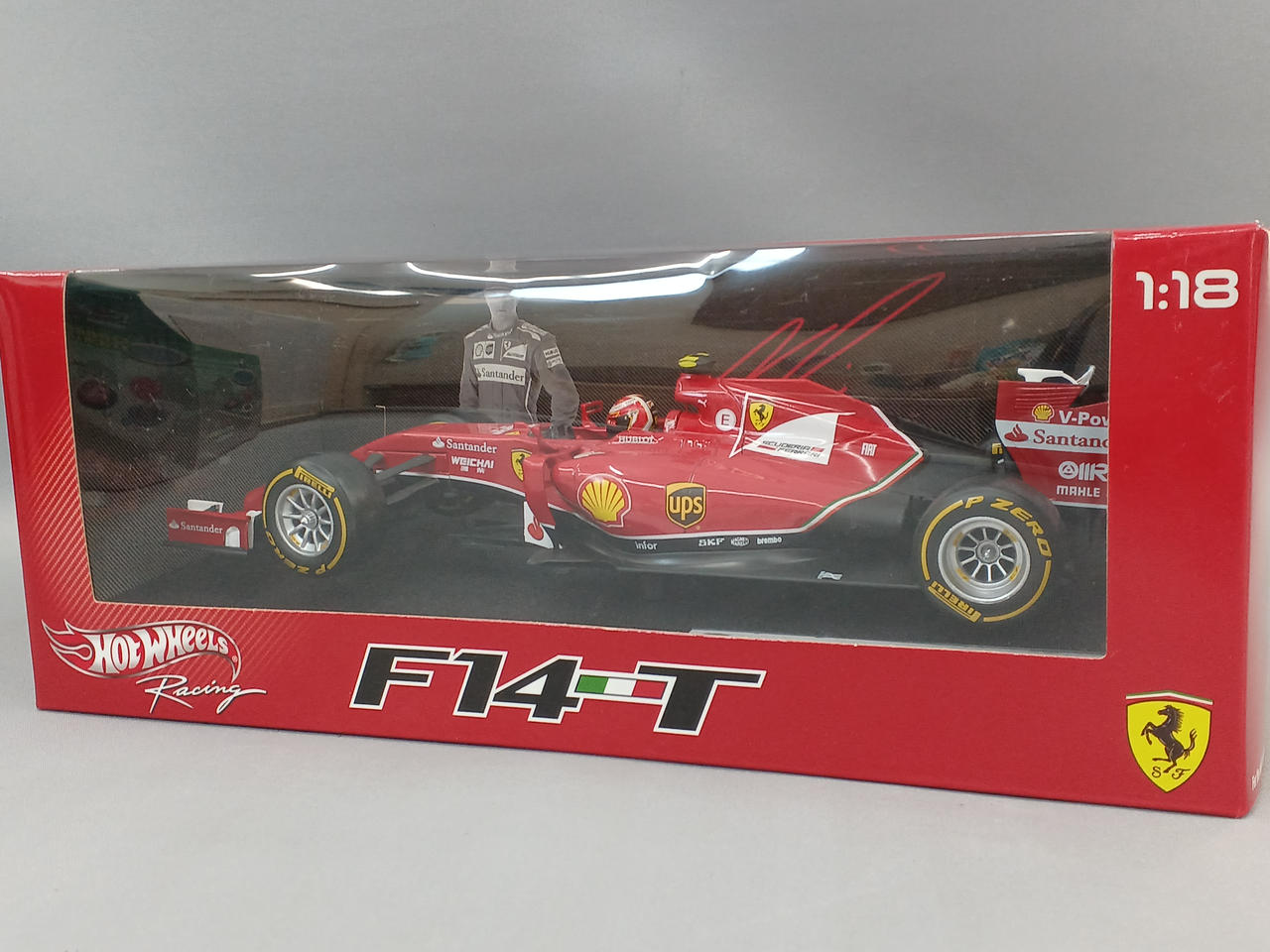 1/18 ホットウィール フェラーリ Ferrari F14T K.ライコネン Hot