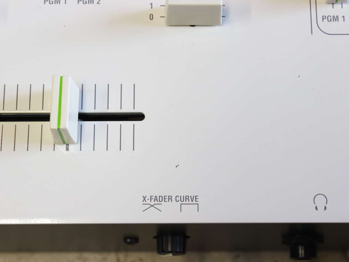 中古】KORG KM-202 カオスパッド搭載DJミキサー - 神奈川県の中古楽器