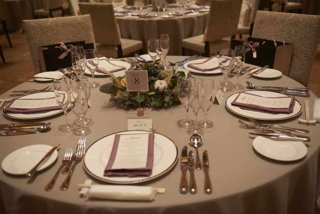 2024年秋最新版》結婚式披露宴のテーブルコーディネート実例紹介