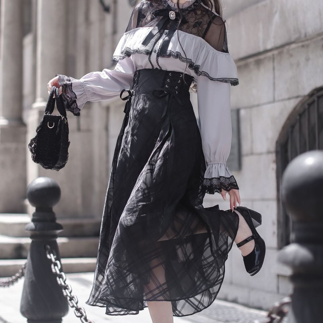 アイテムの詳細はこちらです❣ シースルーショルダーロングスカート