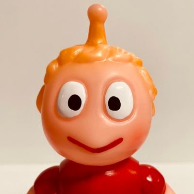 最初のソフビ M1号 セミ人間 3期（右）