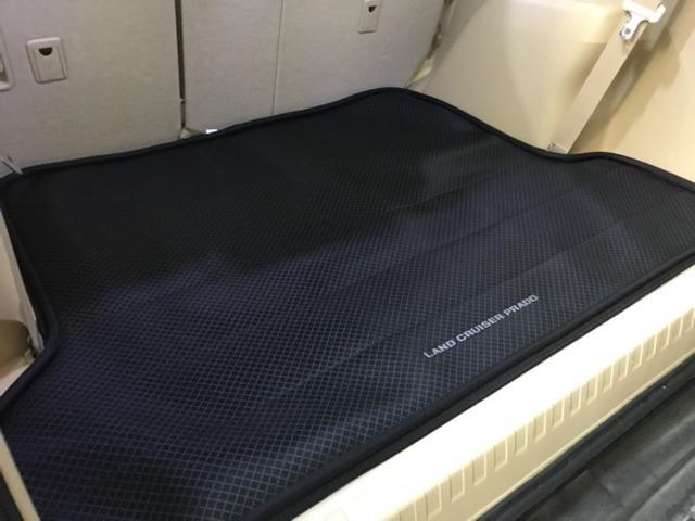 堺市 ランドクルーザー プラド TRJ150 ラゲージプロテクター取り付け