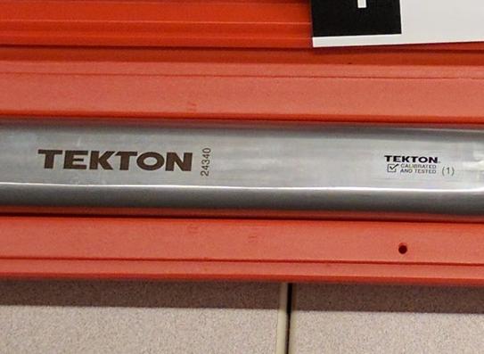 TEKTON 1/2 in. Drive Click Torque Wrench (25-250 ft./lb.) 24340