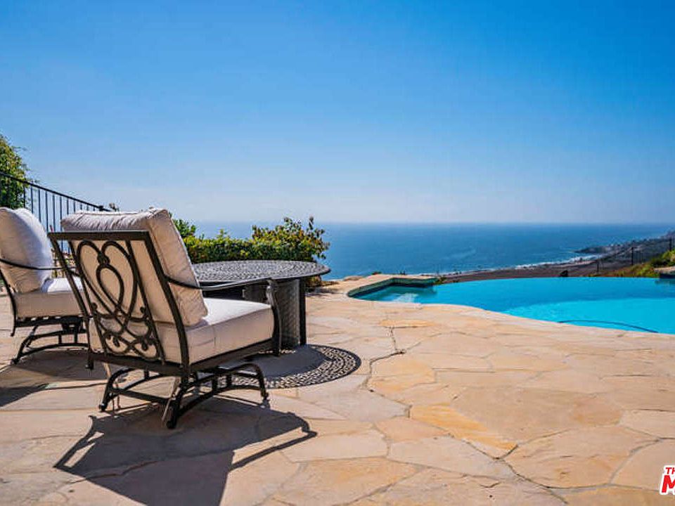 d711616802cd407bcd846fb2326999