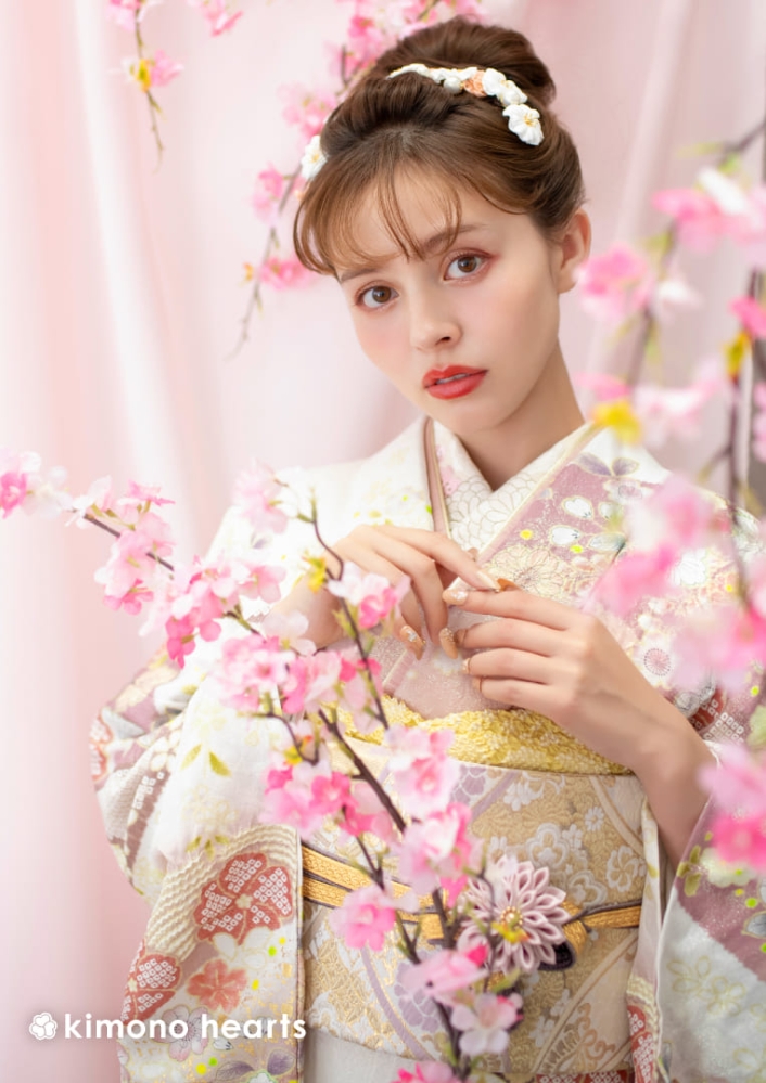 舞姫古典】KH-539｜辻が花染めの古典柄振袖。淡いピンクや生成色