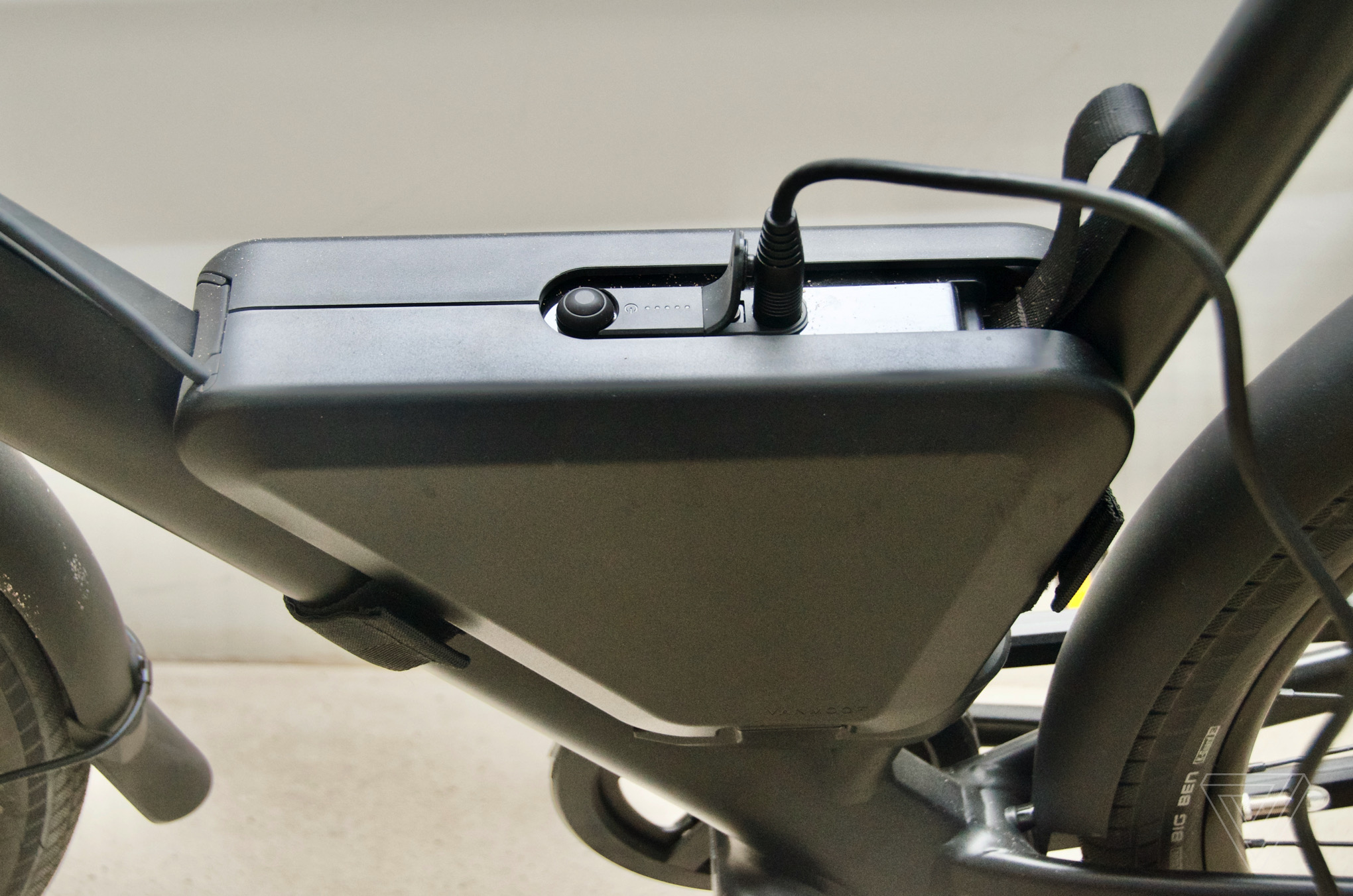 VanMoof's PowerBank is a range extender and problem solver | The Verge