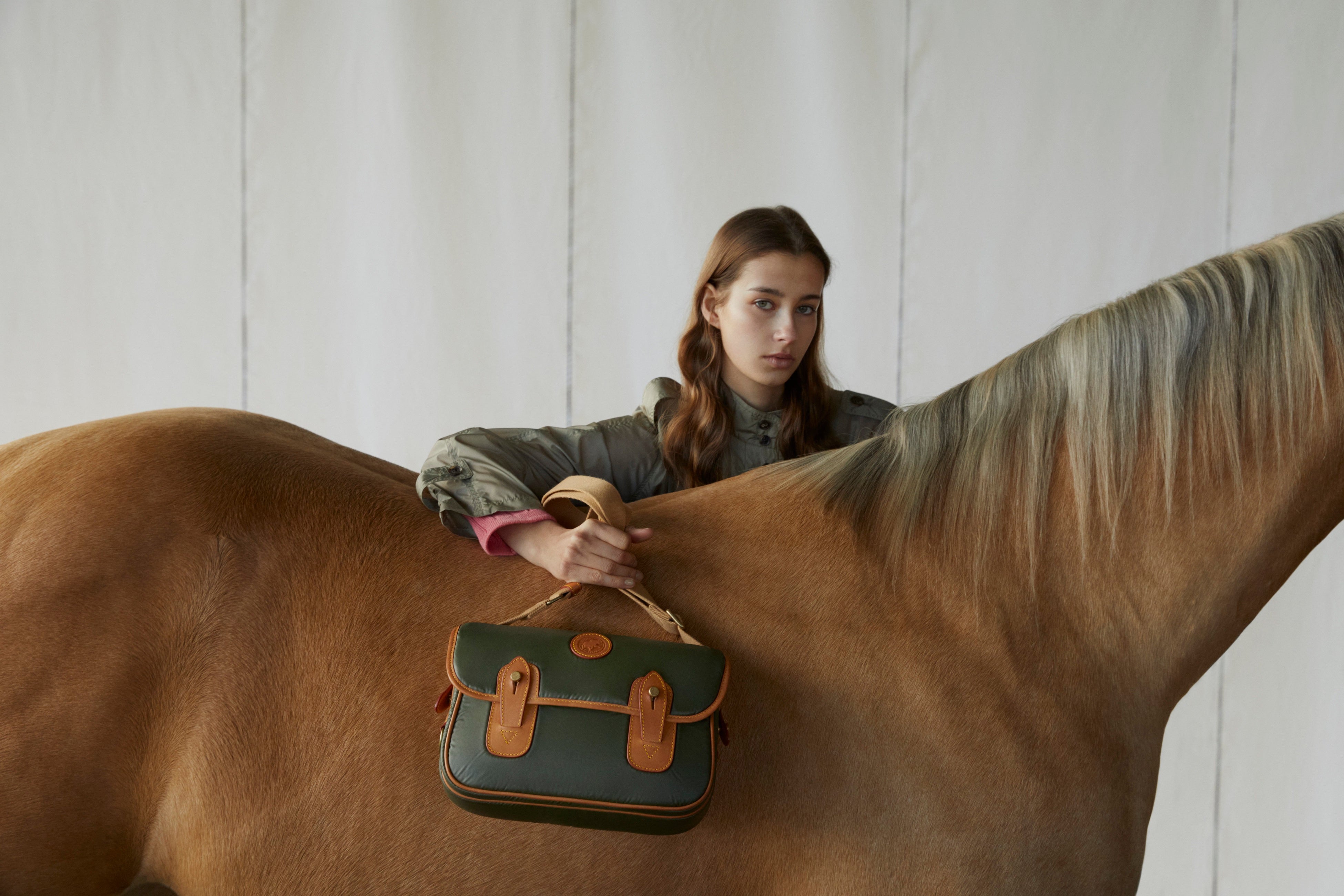 誕生から半世紀の時を経て初めて進化した新たな「バチュー・クロス」を