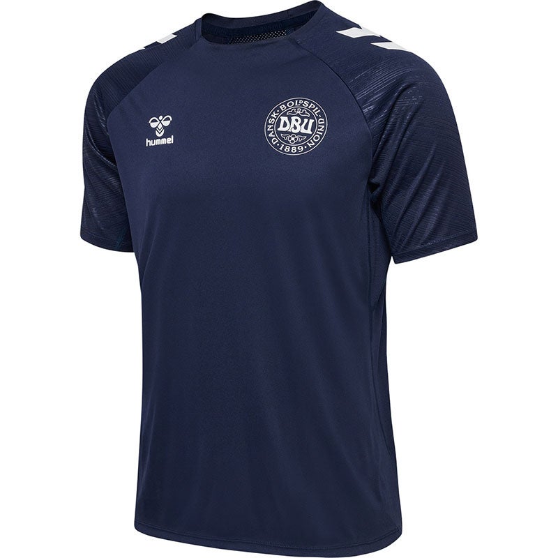 ヒュンメルがデンマーク代表の2024新ユニフォームを発売開始！ | 株式