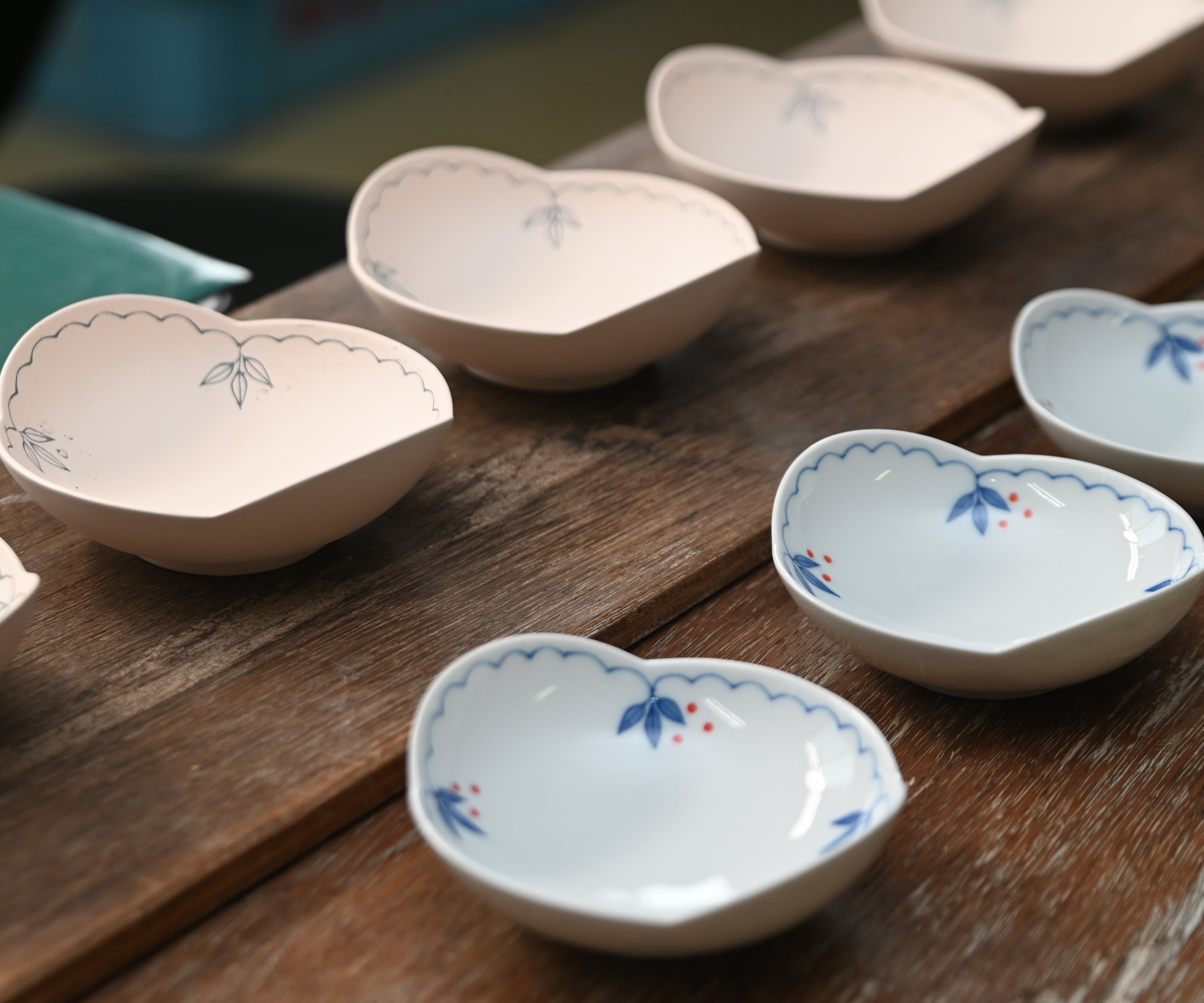 有田焼に新しい息吹を！香蘭社の「赤絵町」シリーズが待望の復活