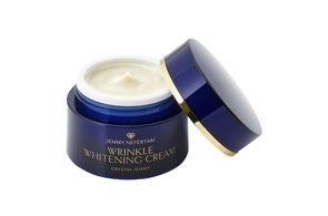 日本初】(※1)シワを改善するただ一つのファンデーション「ジェミー