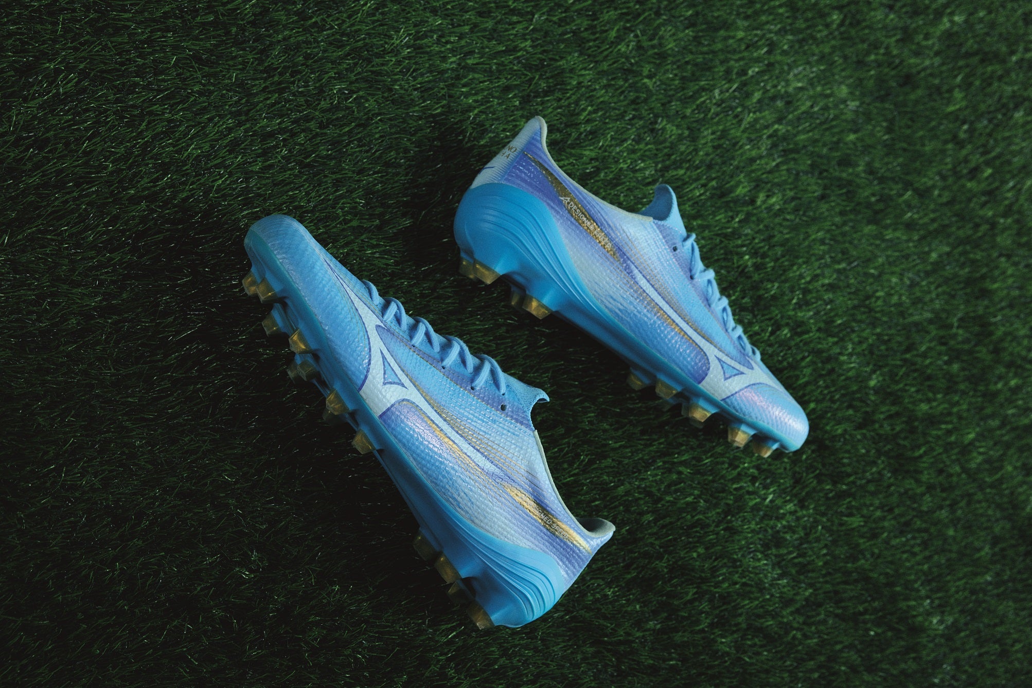 セルヒオ・ラモス選手着用の限定モデル「MORELIA NEO III SR4 JAPAN