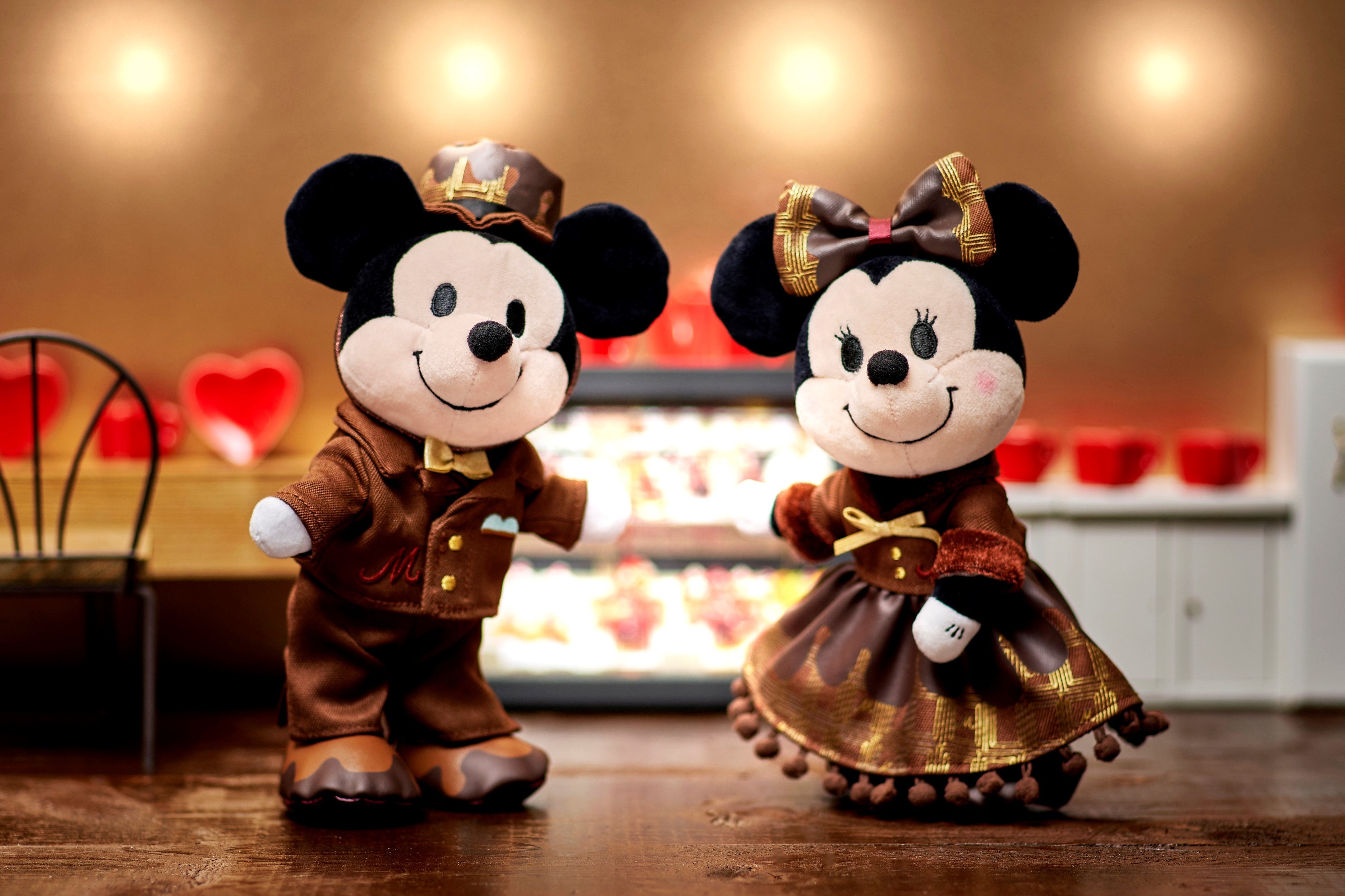 心あたたまるバレンタインセレクション！「GODIVA」とディズニーストア