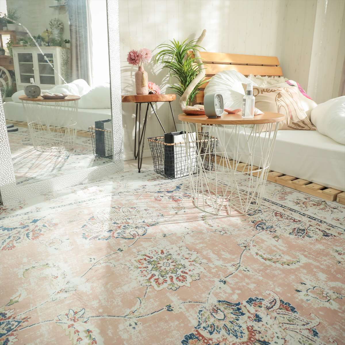 おしゃれなヴィンテージ風ラグ8選！【映える男前コーディネート例】も