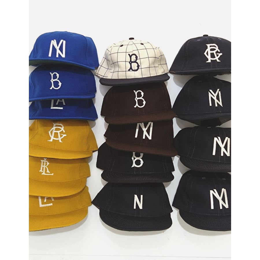 クラシックベースボールキャップの素材はウールフランネルです！ Roots