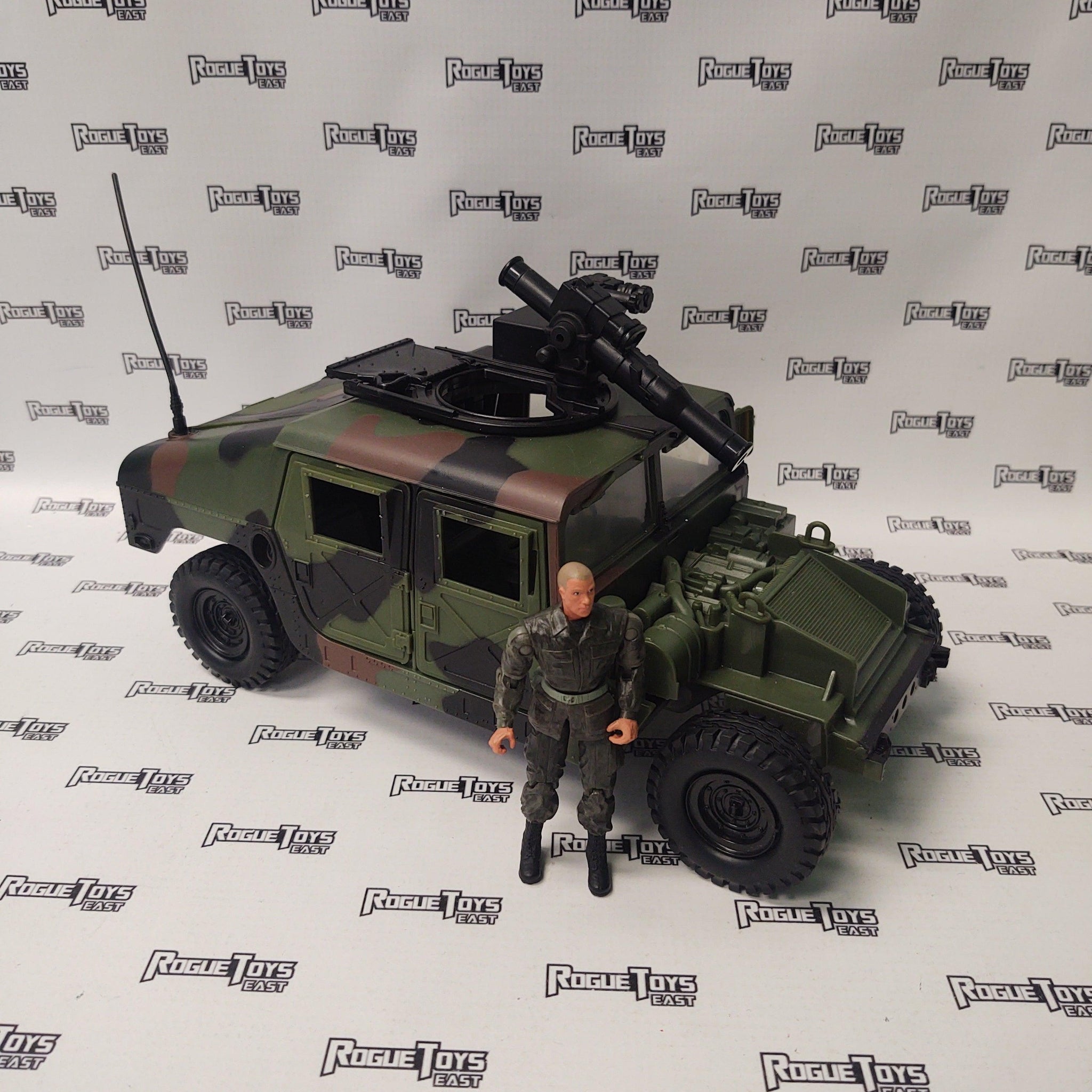 Hasbro GI Joe Valor vs. Venom Jungle Strike Humvee with Rollbar