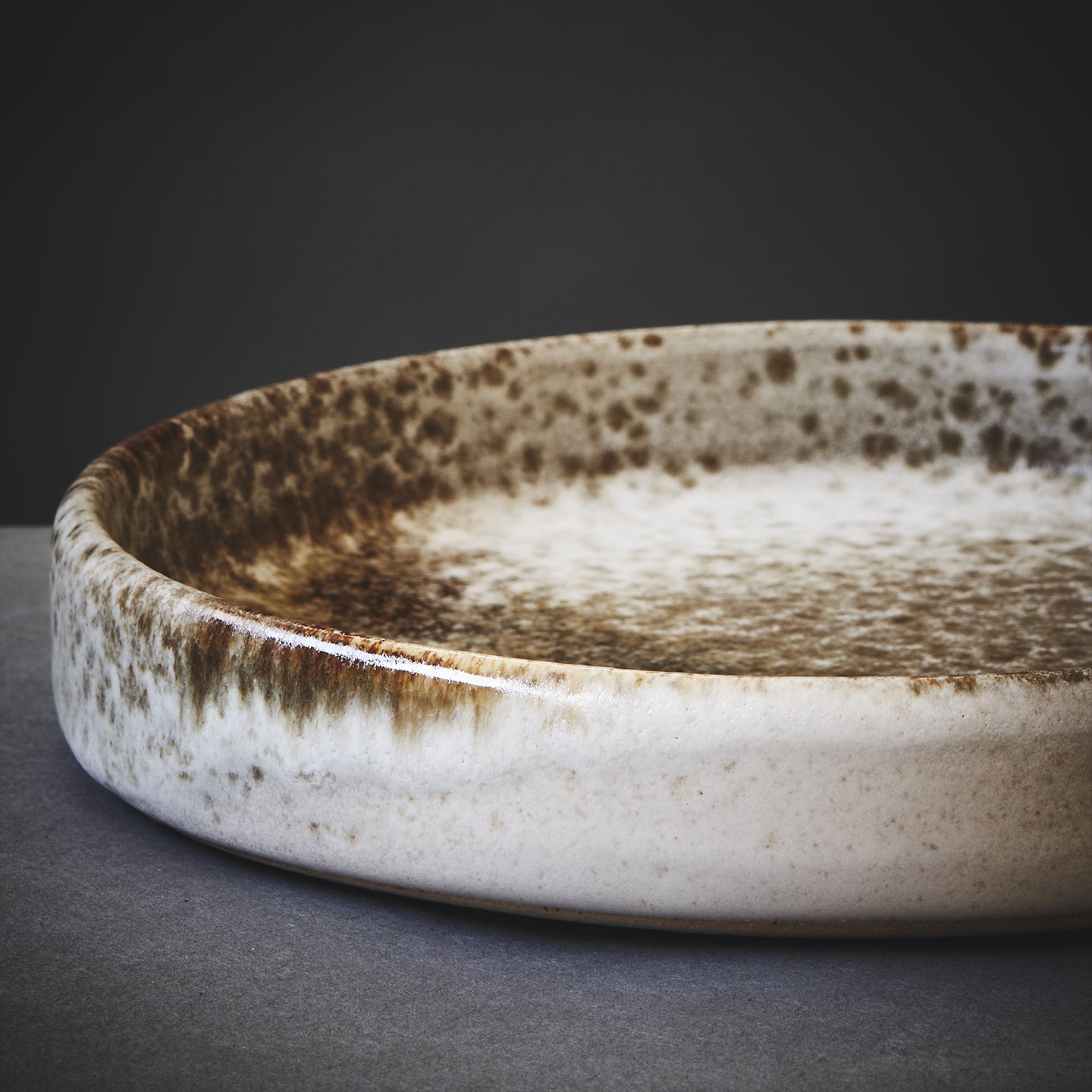 KH Würtz Medium Rimmed Plate – Roman and Williams Guild