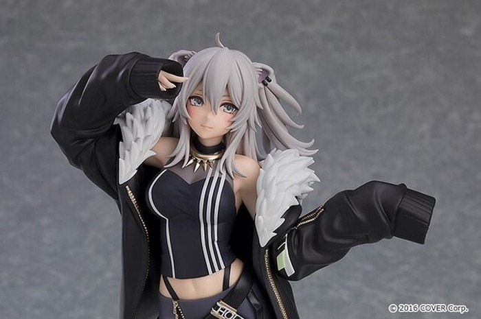 引き締まったお腹とスラリと伸びた足が素晴らしい！ホロライブ・獅白