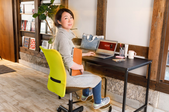 努力なし。デスクワークしながら勝手に運動できるHOVR ホバー「座る