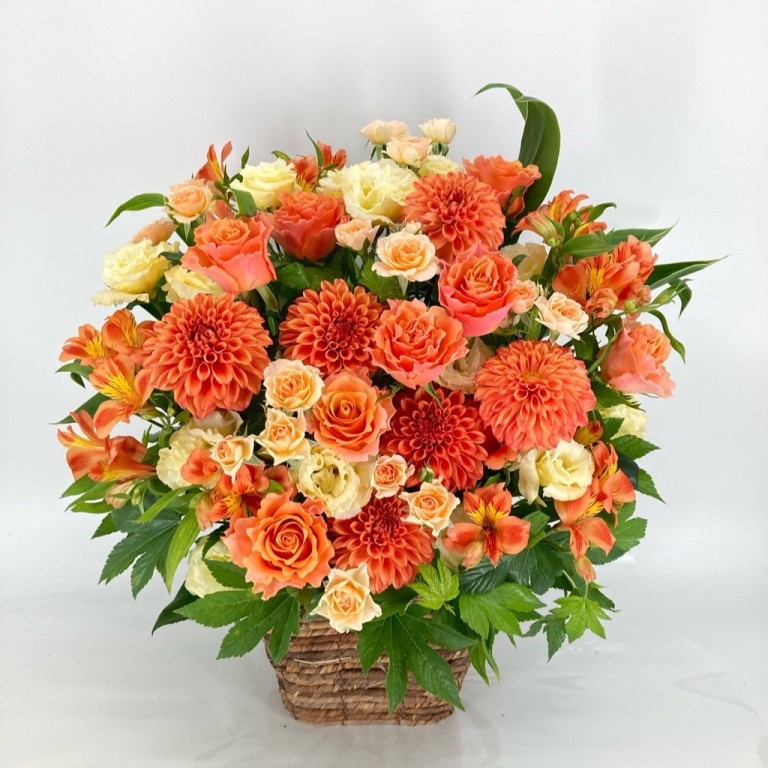 オレンジ系おまかせアレンジメント O-29（カラー：オレンジ）｜ダリア