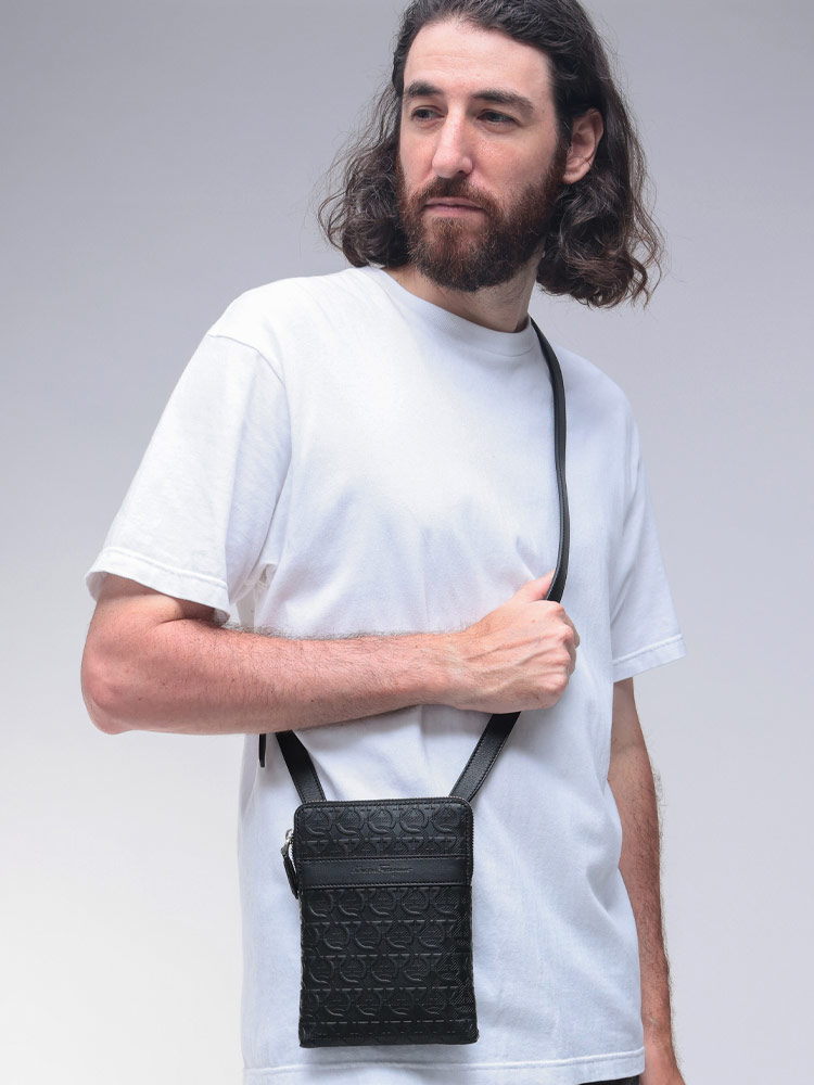 Salvatore Ferragamo (サルヴァトーレフェラガモ) エンボスガンチーニ