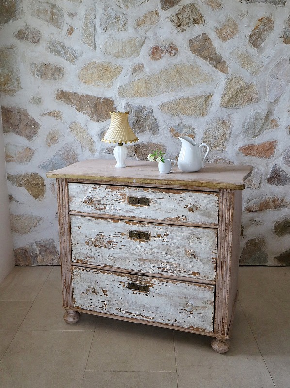 フランスシャビーな3段チェストはかわいいアンティークネットショップ