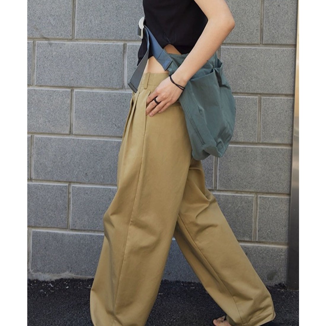 アナザーエス ANOTHER S タック入りワイドチノパン （ベージュ） -靴