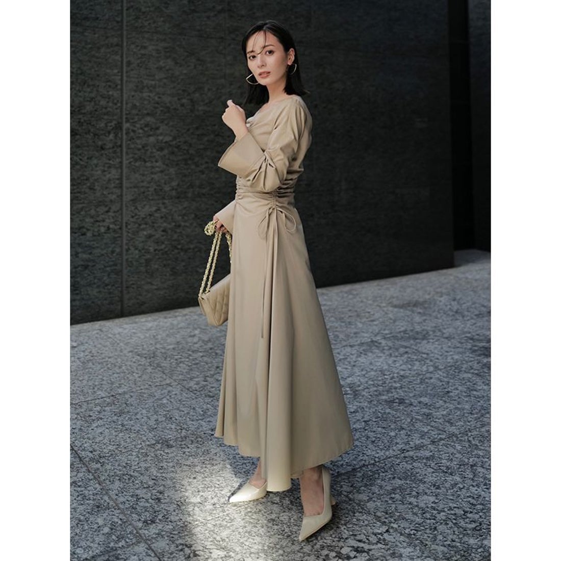 タグ付き anuans アニュアンス ギャザーフレアミニワンピース ブラック