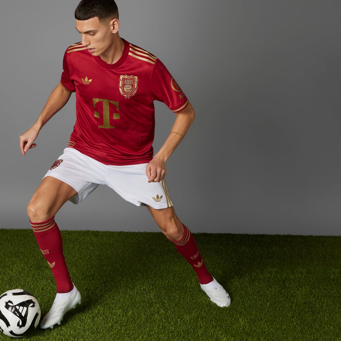 adidas バイエルンミュンヘン 125周年 アニバーサリー ユニフォーム