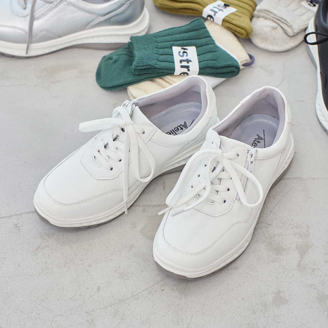アトリエ Atelier 【4E】軽量厚底スニーカー （ホワイト） -Mode et